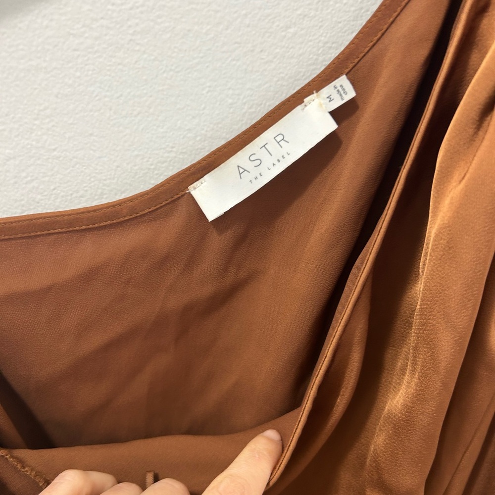 ASTR Elwood dress Elegant One-Shoulder Brown Dress - Picture 4 of 4
